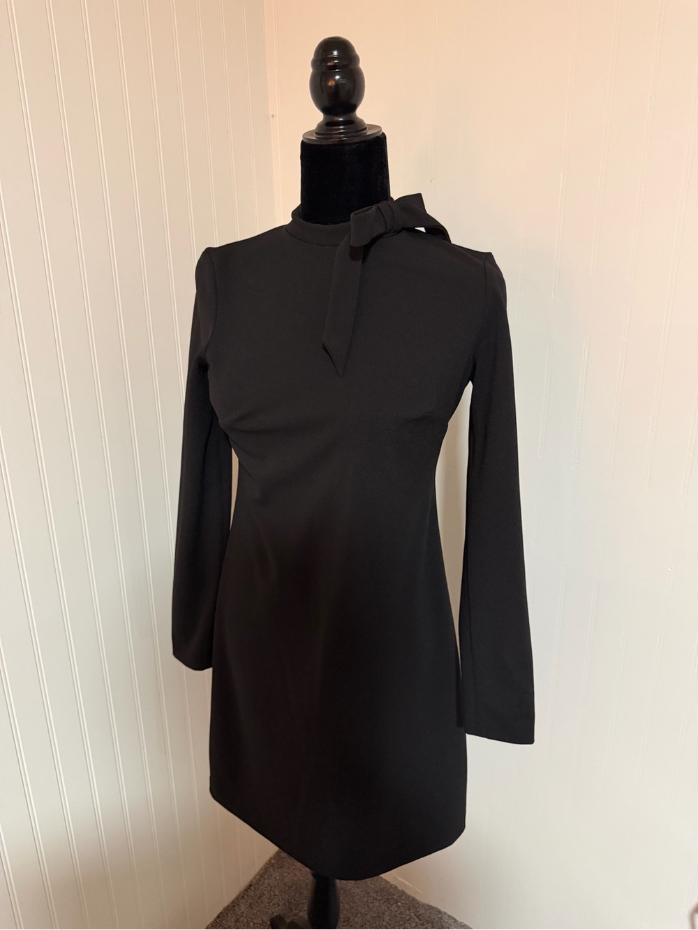 Calvin Klein Black Long-Sleeve Shift Dress with Neck Bow